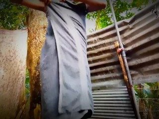 Asian Village Girl Outdoor Showering - නානවා හොරෙන් වීඩියෝ කරලා