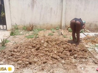 African babe/voluptuous butt,tiny skirt/gardening/no panty/Akiilisa pornhub