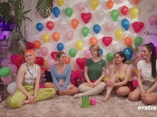 Ersties - Feuchte Dare Ring Orgie mit 5 heißen Ersties Mädels