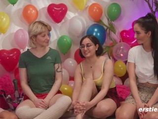 Ersties - Feuchte Dare Ring Orgie mit 5 heißen Ersties Mädels