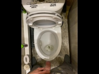 The guy pissed very loudly in the toilet POV 4K