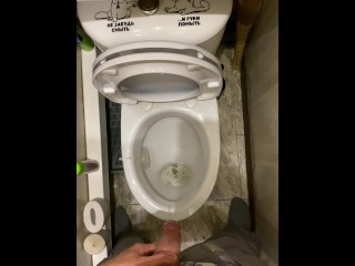 The guy pissed very loudly in the toilet POV 4K