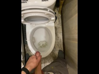 The guy pissed very loudly in the toilet POV 4K