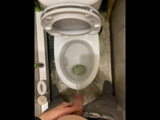 The guy pissed very loudly in the toilet POV 4K