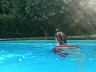 Hot acrobatics at the sea with Kim Nadara