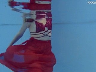 Hot acrobatics at the sea with Kim Nadara