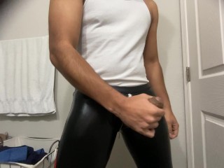 Daddy sexy posed for the cam and started doing his Everyday-Fetish till the last drop 💦😈🍆🥵👅