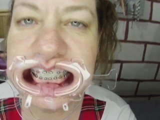 Sexy MILF Roleplaying at the Dentist