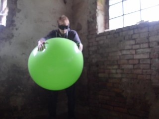 Blowing up some Balloons in an old empty House and fuck