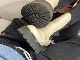 Her Boots got a Thick layer of CUM 😈(shoejob)