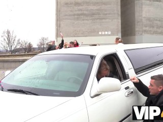 VIP4K. Bride in stocking banged on the way to wedding ceremony