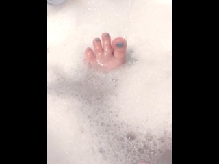 Cum watch my cute blue toes in the bubble bath (TRY NOT TO DROOL)