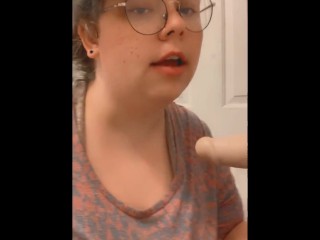 mm I love giving a good boy head when he deserves it.