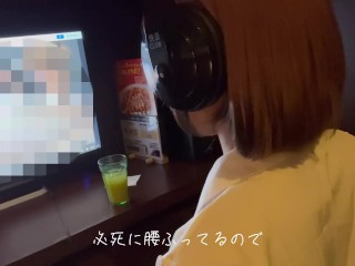 【字幕実況】ネカフェで声を押し殺して乳首イキ エロアニメ見ながらオナニーやばすぎ　素人 喘ぎ声 本気アクメ 変態 ドM パイパン 日本人 ギャル 地雷  Japanese Amateur