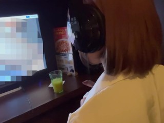 【字幕実況】ネカフェで声を押し殺して乳首イキ エロアニメ見ながらオナニーやばすぎ　素人 喘ぎ声 本気アクメ 変態 ドM パイパン 日本人 ギャル 地雷  Japanese Amateur