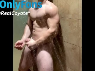 STRONG MUSCLE STUD WITH 8 INCH BIG WHITE DICK JERK OFF IN PUBLIC GYM SHOWER!