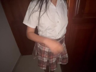 COLEGIALA DE 18 VA DONDE SU PROFESOR PARA QUE LE AYUDE A PASAR SU MATERIA