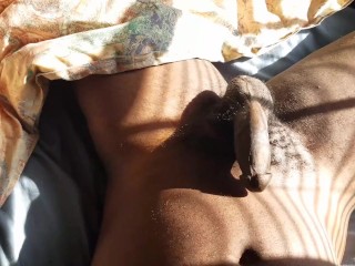 Chakra Skeetz Pleasant Morning Jerkoff. HUGE Cumshot