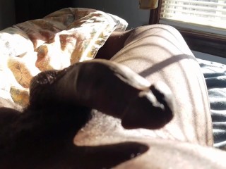 Chakra Skeetz Pleasant Morning Jerkoff. HUGE Cumshot