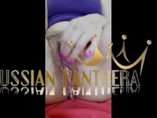 постелила юбку и кончила себе на геморрой.полижи ее