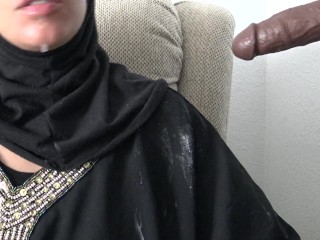 Arabic wife loves BBC الينا انجل الزوجه الكحبه وعشقها لزب السايق الاسمر