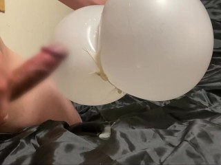 大量に中出しして精子が逆流してきちゃった。射精したのにまた挿れちゃうの！？