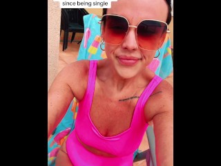 Amateur girl pissing the bed