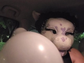 Squeeze to pop Balloons in my friend car~