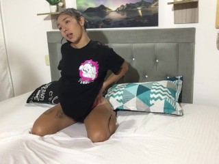 I really want to touch my body, I get naked and I finger my pussy and ass in my room