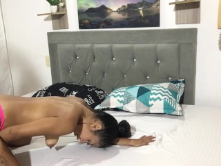 I really want to touch my body, I get naked and I finger my pussy and ass in my room