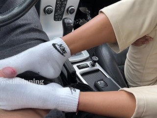 Babe gives Sweaty Roadtrip SOCKJOB 😈