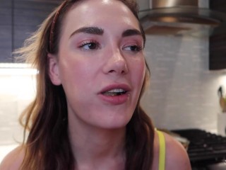 Yum yum, it's time for pussy and peach cobbler - Baking with Siri Dahl