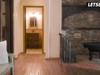 Stacked StepMom Jennifer White Helps Her StepDaughter Cum - A GIRL KNOWS