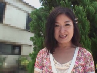 Small cock fellow fucking a very eager and horny Asian mature woman