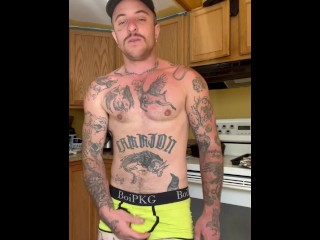 FTM SQUIRT AND SELF FUCK ON LUNCH BREAK