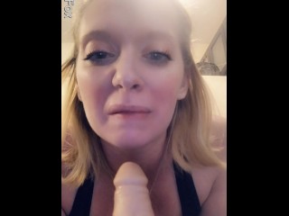 Sexy Milf 😍 talks Dirty white fucking her pretty pussy! Squirting 💦 Shows Feet👣 Franki Fox ♥️🦊