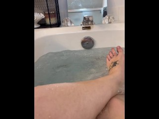 BBW Stepmom MILF long legs and foot fetish in the tub