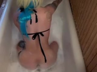 Bubble bath booty