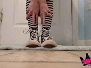 Punkd Princess Self Fisting Her Gaping Pussy in thigh Highs and Converse