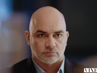 VIXEN Irresistible High Roller Amber Only Plays To Win