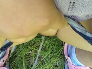 【主観】野外放尿しちゃう変態日本人女性♥️