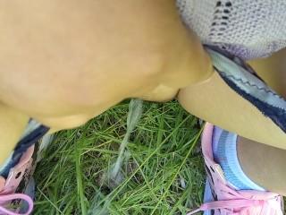 【主観】野外放尿しちゃう変態日本人女性♥️