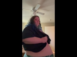 SSBBW GETS HORNY WHILE CLEANING UP {full video on onlyfans @fatnpretty407}