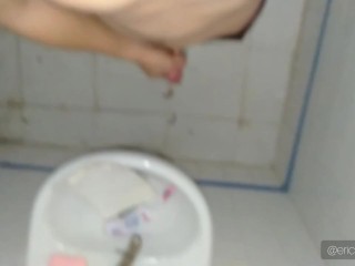 quickie cumming in public toilet - Pinoy Jakol