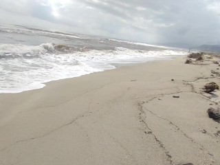 On the beach an unknown girl sucks my cock. IN PUBLIC