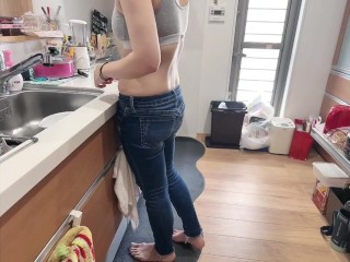 【FART】woman farting in the kitchen