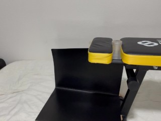 【既婚リーマン】筋トレ用のベンチとセックスしてみました！喘ぎながらの腰振り射精！貫通型オナホール！