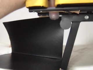 【既婚リーマン】筋トレ用のベンチとセックスしてみました！喘ぎながらの腰振り射精！貫通型オナホール！