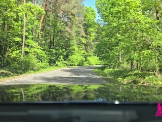 Polska prostytutka sprzedaje swoje ciało w lesie. Czy korzystając z jej usług jej pomagasz?