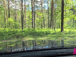 Polska prostytutka sprzedaje swoje ciało w lesie. Czy korzystając z jej usług jej pomagasz?